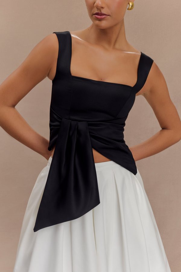Bryony Satin Structured Sleeveless Top - Black For Sale - Image 3