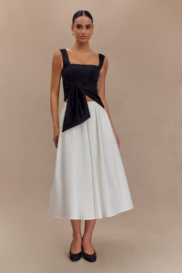 Bryony Satin Structured Sleeveless Top - Black For Sale
